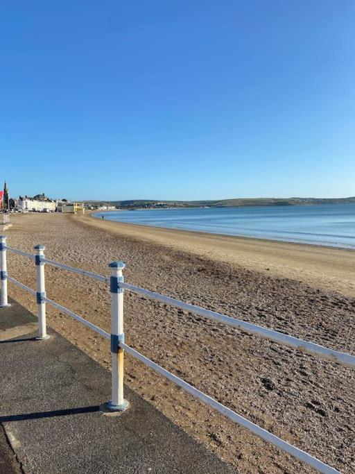 The Bolthole - Only Footsteps From The Beach. Weymouth Exterior photo