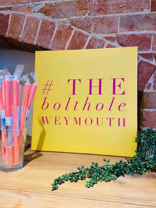 The Bolthole - Only Footsteps From The Beach. Weymouth Exterior photo
