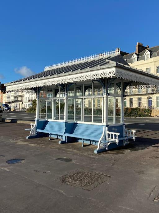 The Bolthole - Only Footsteps From The Beach. Weymouth Exterior photo